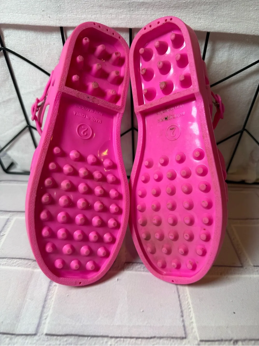 The Children’s Place Girls Jelly Sandals Size 2 Hot Pink Beach Water Shoes